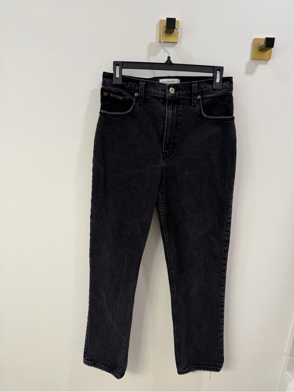 Abercrombie Curve Love Ultra High Rise The 90’s Straight Black Jeans